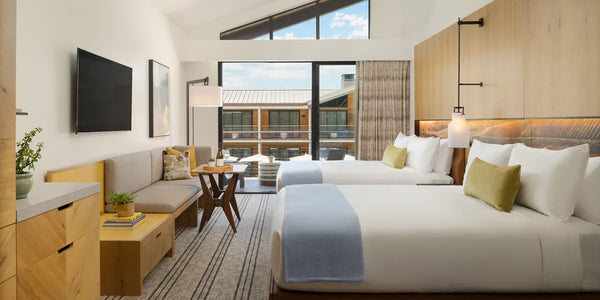 Hotels & Resorts